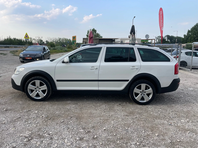 Skoda Octavia 2.0TDI-SCOUT-4x4-NAVI-ITALIA - автомобили, коли, обяви за нови и употребявани 11