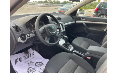 Skoda Octavia 2.0TDI-SCOUT-4x4-NAVI-ITALIA - автомобили, коли, обяви за нови и употребявани 12
