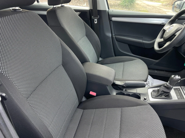 Skoda Octavia 1.6TDI-AVTOMAT - автомобили, коли, обяви за нови и употребявани 5