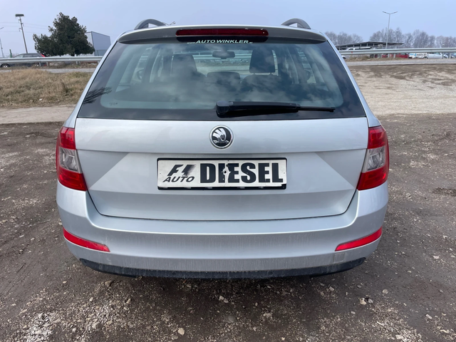 Skoda Octavia 1.6TDI-AVTOMAT - автомобили, коли, обяви за нови и употребявани 9