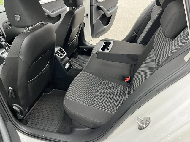 Skoda Octavia 1.6TDI 110кс. EURO 6B КЛИМАТРОНИК АВТОПИЛОT ИТАЛИЯ - автомобили, коли, обяви за нови и употребявани 8