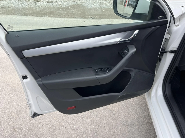 Skoda Octavia 1.4TURBO 150кс DSG NAVI АВТОПИЛОТ DISTRONIC - автомобили, коли, обяви за нови и употребявани 6