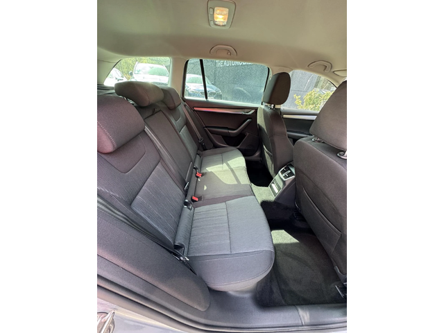 Skoda Octavia - автомобили, коли, обяви за нови и употребявани 10