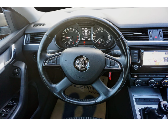 Skoda Octavia 1.6TDI - автомобили, коли, обяви за нови и употребявани 7