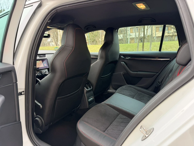 Skoda Octavia VRS / 4X4 / ПОДГРЕВ / КАМЕРА - автомобили, коли, обяви за нови и употребявани 10