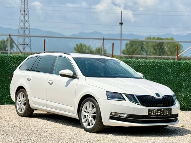 Skoda Octavia 2.0TDi /DSG/FULL LED/DISTRONIC/EURO 6 - автомобили, коли, обяви за нови и употребявани 2