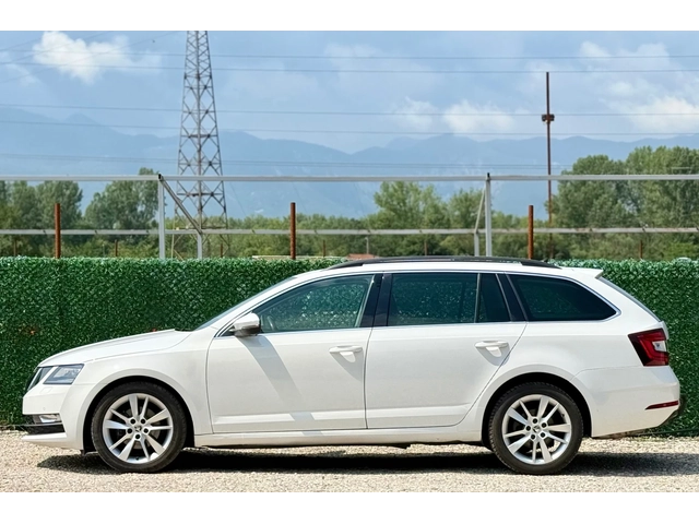 Skoda Octavia 2.0TDi /DSG/FULL LED/DISTRONIC/EURO 6 - автомобили, коли, обяви за нови и употребявани 7