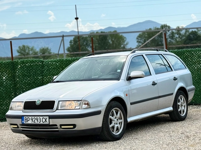 Skoda Octavia 1.8i //Turbo - автомобили, коли, обяви за нови и употребявани 0