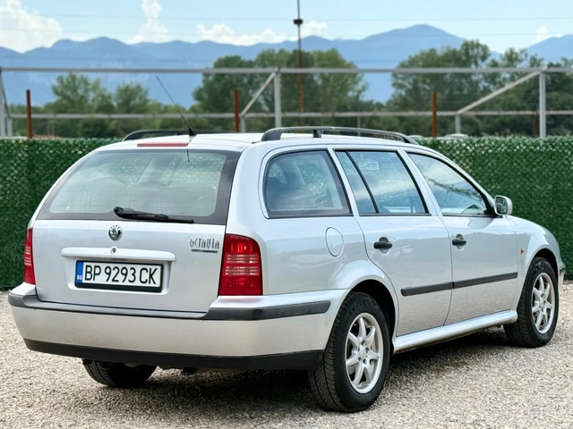 Skoda Octavia 1.8i //Turbo - автомобили, коли, обяви за нови и употребявани 4