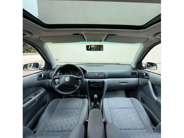 Skoda Octavia 1.8i //Turbo - автомобили, коли, обяви за нови и употребявани 9