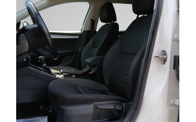Skoda OCTAVIA - автомобили, коли, обяви за нови и употребявани 9