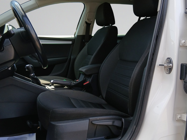 Skoda OCTAVIA - автомобили, коли, обяви за нови и употребявани 9