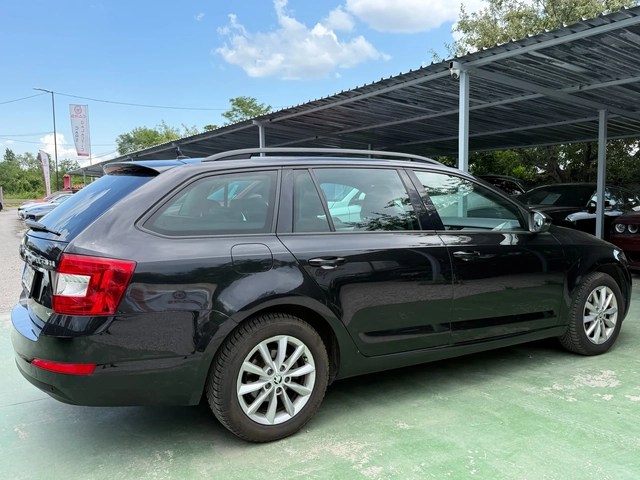 Skoda Octavia 4X4 - автомобили, коли, обяви за нови и употребявани 3
