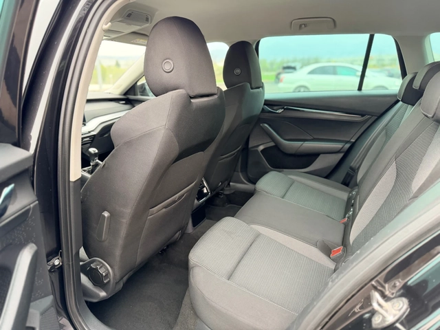Skoda Octavia 2.0TDi-Лизинг през Уникредит по 187евро - автомобили, коли, обяви за нови и употребявани 13