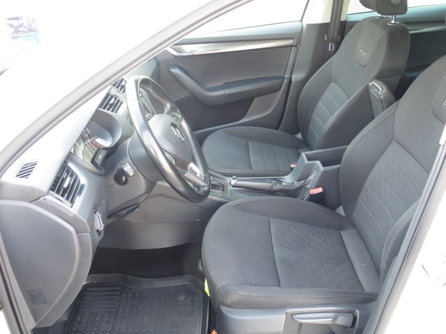 Skoda Octavia SCOUT 4x4 - автомобили, коли, обяви за нови и употребявани 6