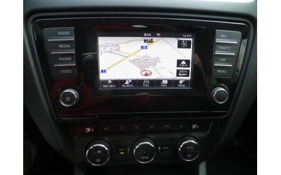 Skoda Octavia SCOUT 4x4 - автомобили, коли, обяви за нови и употребявани 8