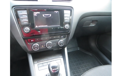 Skoda Octavia SCOUT 4x4 - автомобили, коли, обяви за нови и употребявани 9