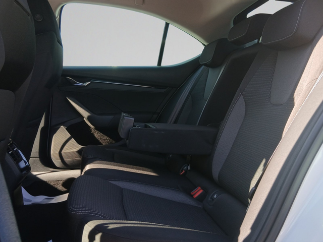 Skoda OCTAVIA Ambition - автомобили, коли, обяви за нови и употребявани 15