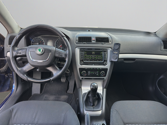 Skoda OCTAVIA Combi 1,9 TDi 105 к.с. BVM5 - автомобили, коли, обяви за нови и употребявани 8