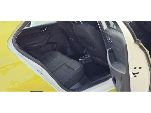 Skoda Rapid 1.6 Готова за такси - автомобили, коли, обяви за нови и употребявани 10