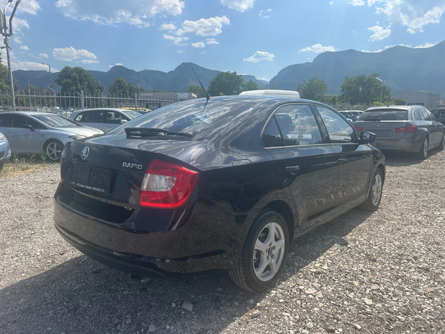 Skoda Rapid 1.6TDI 105kc EVRO5 - автомобили, коли, обяви за нови и употребявани 4