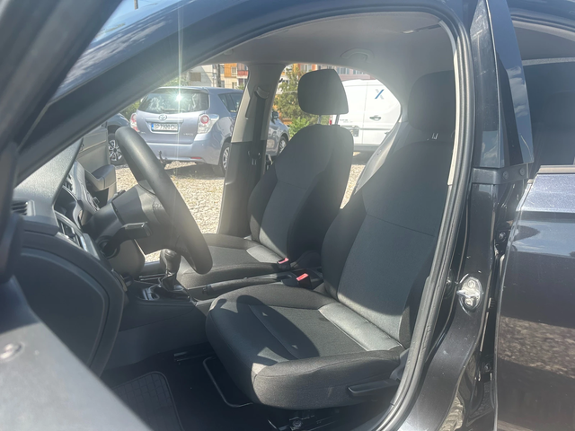 Skoda Rapid 1.6TDI 105kc EVRO5 - автомобили, коли, обяви за нови и употребявани 8