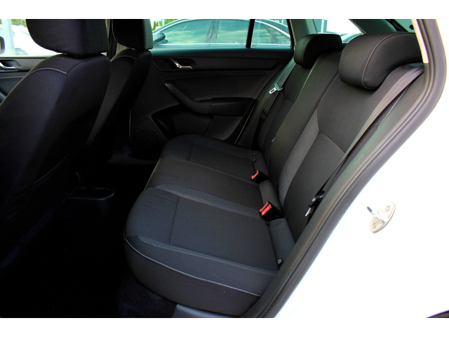 Skoda Rapid MONTE CARLO 1.6TDi СОБСТВЕН ЛИЗИНГ - автомобили, коли, обяви за нови и употребявани 14