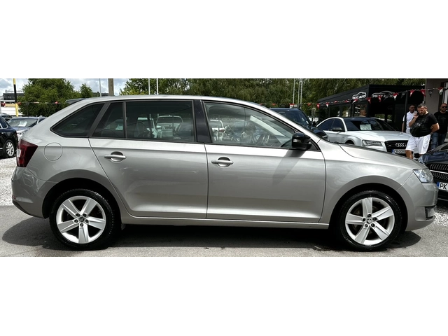 Skoda Rapid 1.2i 110HP PANO CARPLAY LANE ASSIST - автомобили, коли, обяви за нови и употребявани 3