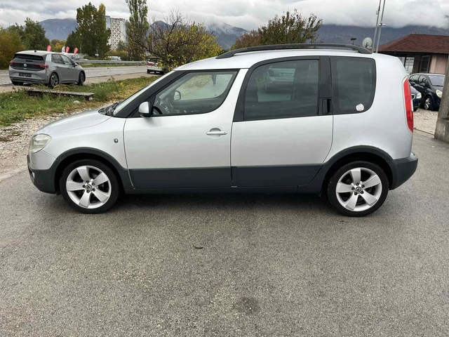 Skoda Roomster SСOUT 1.4I 86кс EURO 4 КЛИМАТРОНИК - автомобили, коли, обяви за нови и употребявани 5