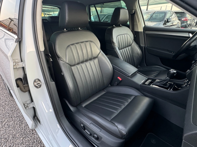 Skoda Superb 2.0TDI ! 4x4 ! SWISS ! - автомобили, коли, обяви за нови и употребявани 9