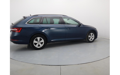 Skoda Superb - автомобили, коли, обяви за нови и употребявани 12