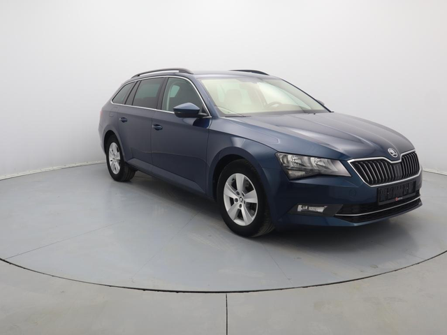 Skoda Superb - автомобили, коли, обяви за нови и употребявани 3