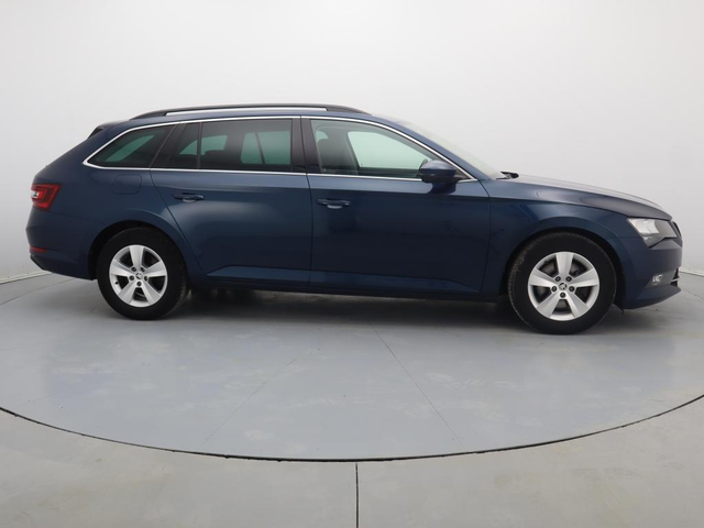 Skoda Superb - автомобили, коли, обяви за нови и употребявани 8