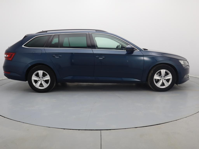 Skoda Superb - автомобили, коли, обяви за нови и употребявани 9