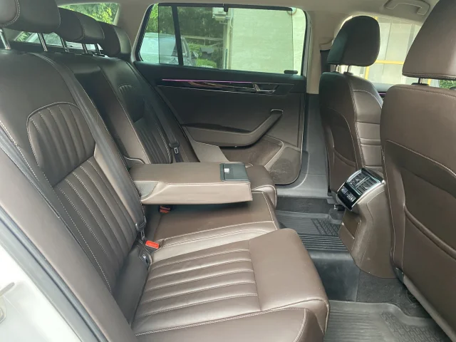 Skoda Superb 2.0 TDI (200 кс) 4x4 DSG - автомобили, коли, обяви за нови и употребявани 12