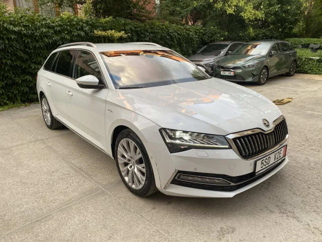 Skoda Superb 2.0 TDI (200 кс) 4x4 DSG - автомобили, коли, обяви за нови и употребявани 2