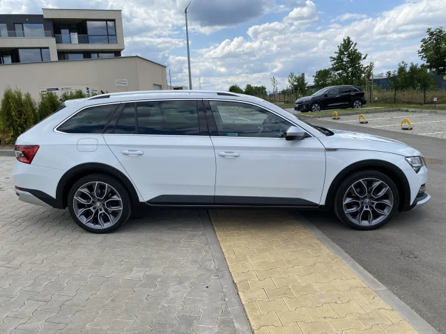 Skoda Superb 2.0 TDI (200 кс) 4x4 DSG - автомобили, коли, обяви за нови и употребявани 3