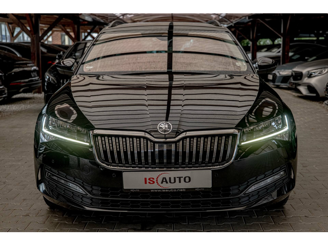 Skoda Superb 2.0TDI/4X4/AirCare/Подгрев/Дистроник/Ambition - автомобили, коли, обяви за нови и употребявани 0