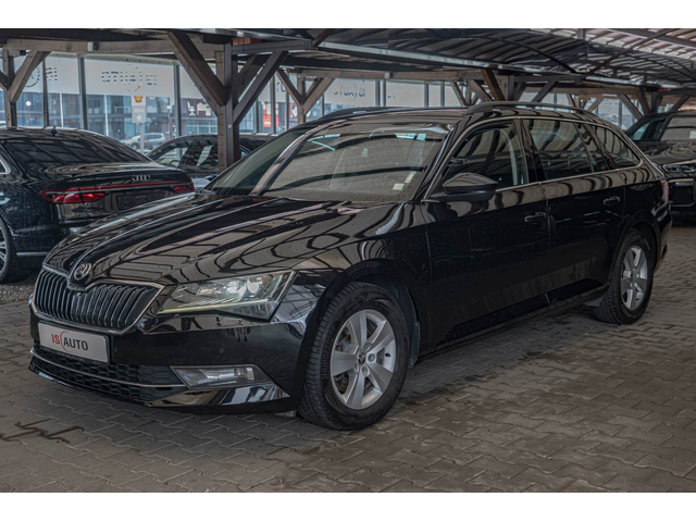 Skoda Superb 2.0TDI/DSG/ParkPilot/4x4/AirCare/Подгрев - автомобили, коли, обяви за нови и употребявани 2