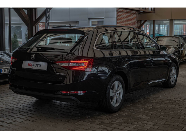 Skoda Superb 2.0TDI/DSG/ParkPilot/4x4/AirCare/Подгрев - автомобили, коли, обяви за нови и употребявани 4