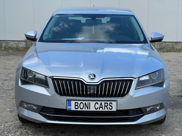 Skoda Superb 2.0 TDI-150к.с./Парктроник/Нави/Ел. Багажник/Euro6 - автомобили, коли, обяви за нови и употребявани 1