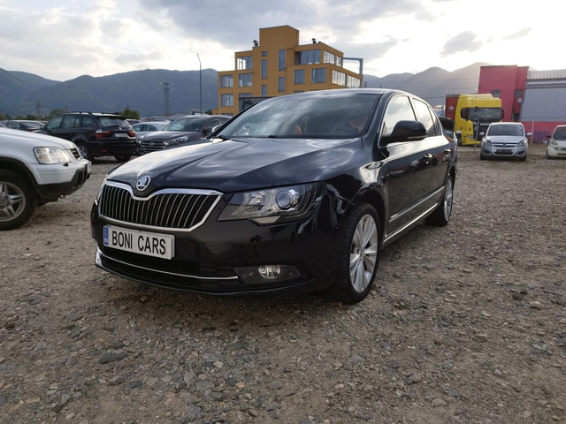 Skoda Superb 2.0TDI-140к.с. DSG/Памет/Навигация/Кожа/Старт-стоп - автомобили, коли, обяви за нови и употребявани 0