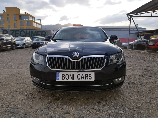 Skoda Superb 2.0TDI-140к.с. DSG/Памет/Навигация/Кожа/Старт-стоп - автомобили, коли, обяви за нови и употребявани 1