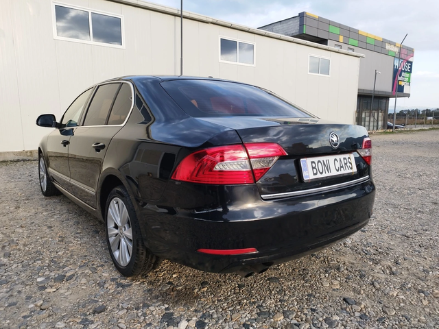Skoda Superb 2.0TDI-140к.с. DSG/Памет/Навигация/Кожа/Старт-стоп - автомобили, коли, обяви за нови и употребявани 4