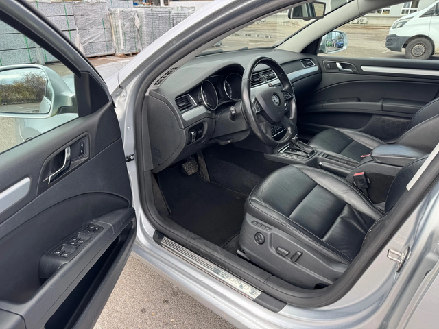 Skoda Superb 2.0TDI-DSG-NAVI-кожа - автомобили, коли, обяви за нови и употребявани 12