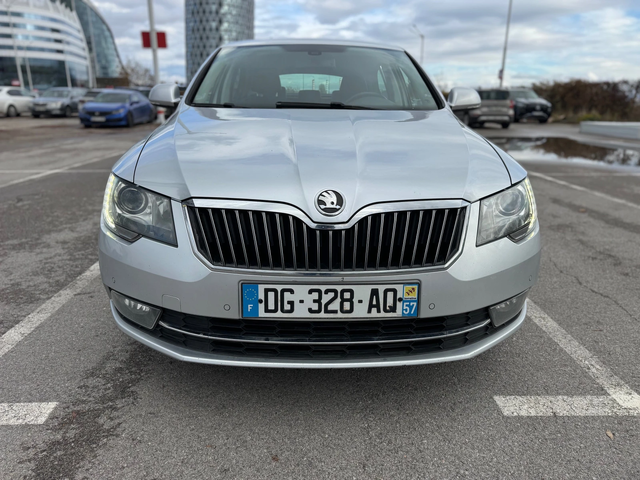 Skoda Superb 2.0TDI-DSG-NAVI-кожа - автомобили, коли, обяви за нови и употребявани 2