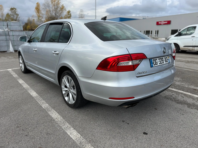 Skoda Superb 2.0TDI-DSG-NAVI-кожа - автомобили, коли, обяви за нови и употребявани 7