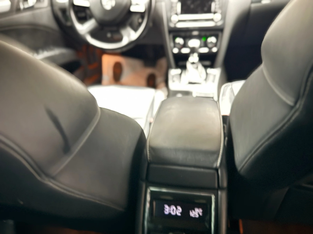 Skoda Superb 2.0TDI-DSG-NAVI-кожа - автомобили, коли, обяви за нови и употребявани 9