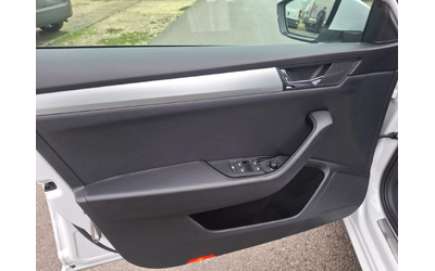 Skoda Superb 1.6TDI DSG Navi - автомобили, коли, обяви за нови и употребявани 6