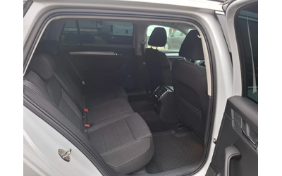 Skoda Superb 1.6TDI DSG Navi - автомобили, коли, обяви за нови и употребявани 9